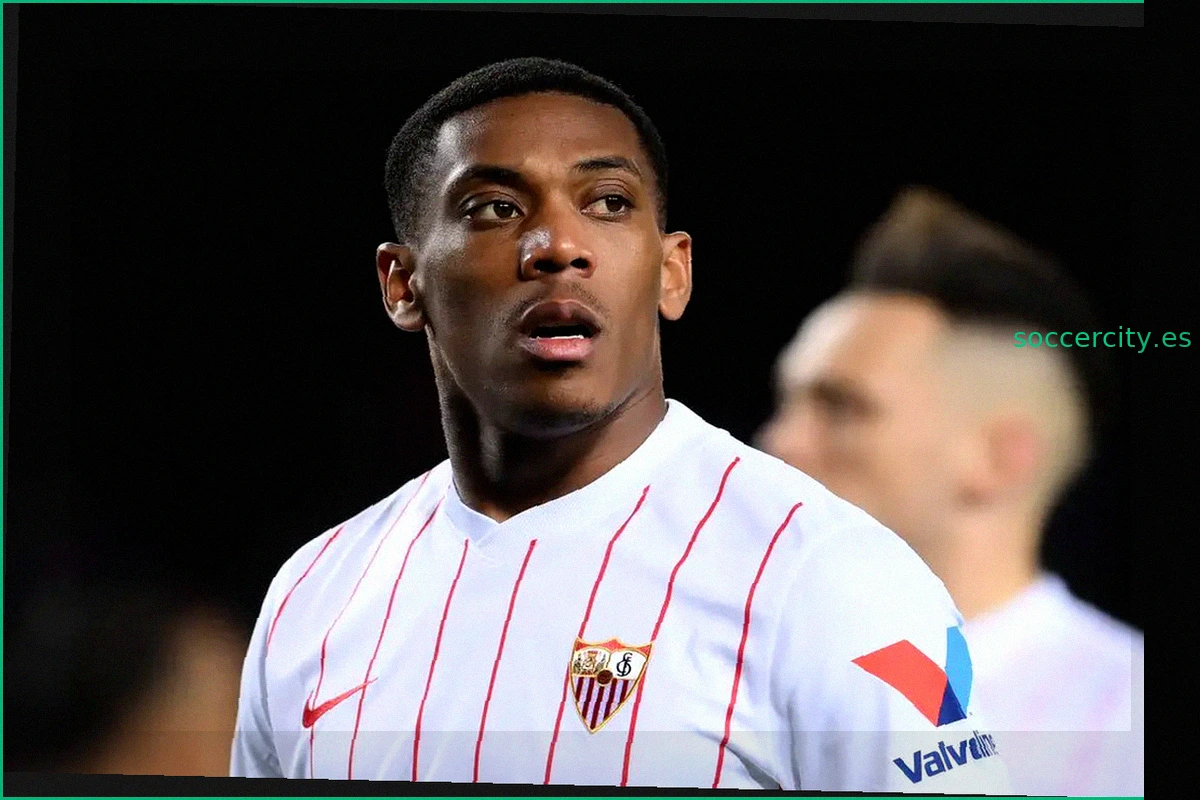 Málaga considera un sorprendente fichaje de Anthony Martial