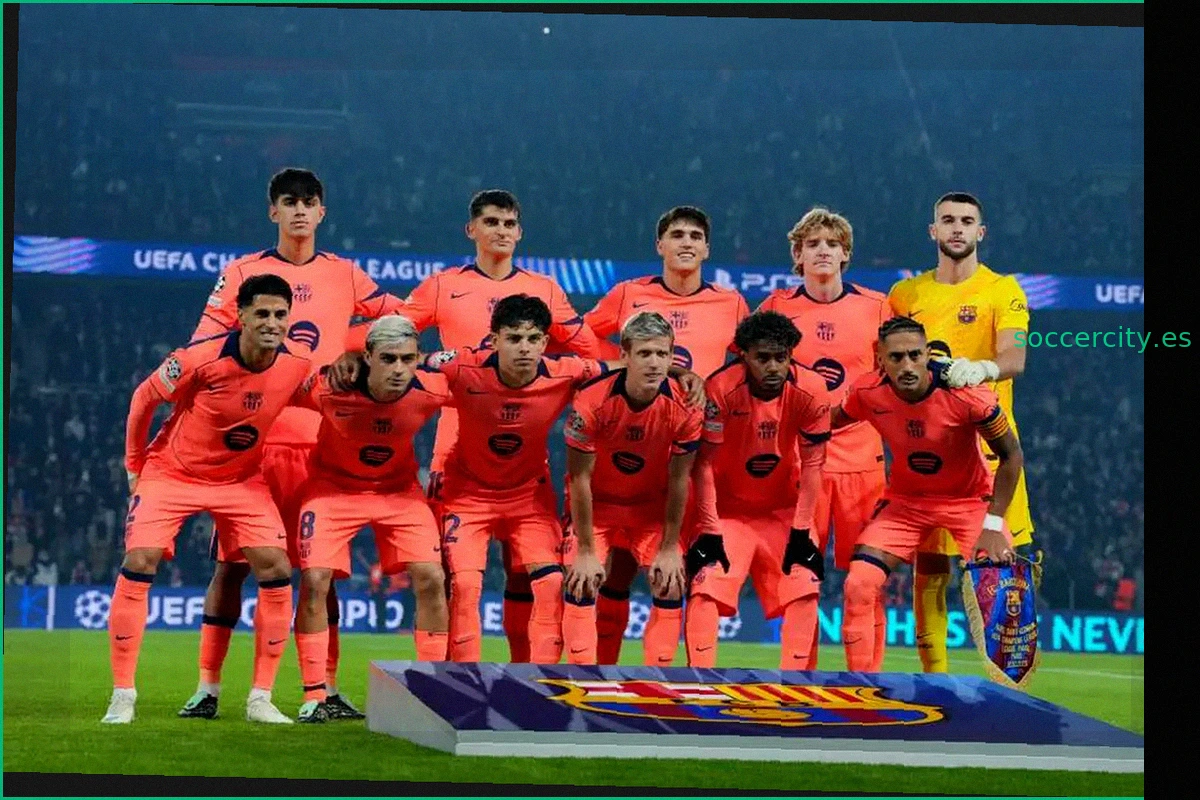 Aficionados del Barcelona critican a un jugador durante el partido contra el PSG